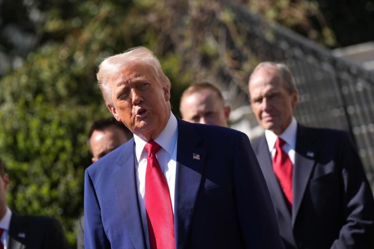 Trump suaviza su guerra comercial contra el mundo, pero castiga aún más a China